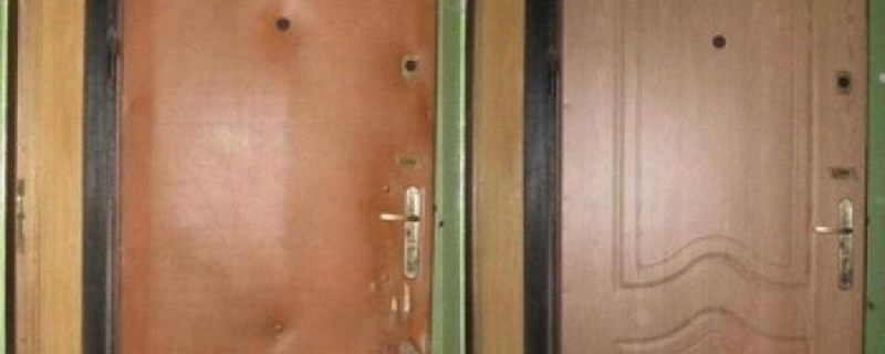 Обивка входной двери с двух сторон, замена кожзаменителя с двух сторон, перетяжка двери с двух сторон, замена дерматина с двух сторон входной металлической двери